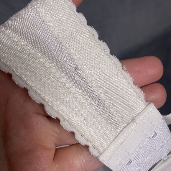 Vintage Vogue Bra Size 36C Shimmer Satin Fiberfill Lined Strapless Bra Canada - Picture 11 of 12